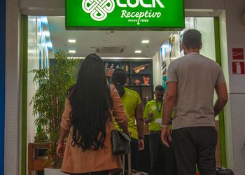 Loja Luck Receptivo Maceió em frente ao desembarque do Aeroporto Internacional Zumbi dos Palmares.